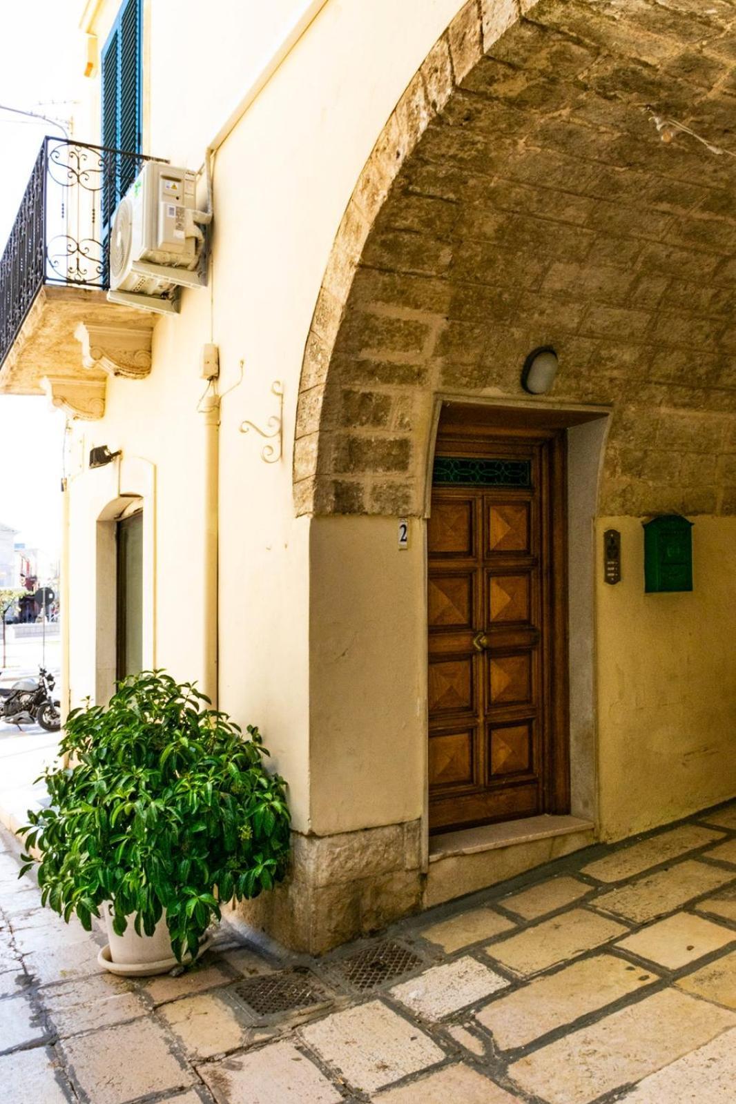 Апартаменти Palazzo Vaaz Мола-ді-Барі Екстер'єр фото