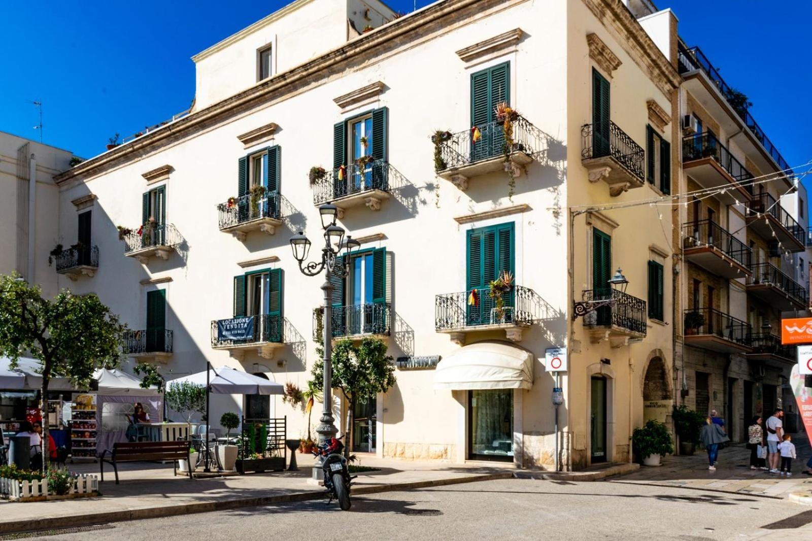 Апартаменти Palazzo Vaaz Мола-ді-Барі Екстер'єр фото